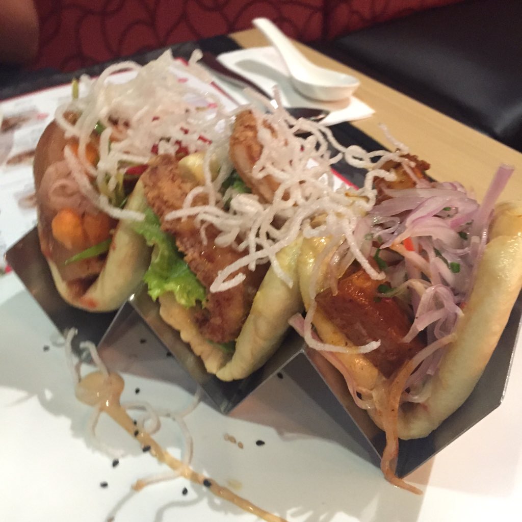 lomosaltado's tweet photo. Steam Buns , Ramen y salteados d nuestro Wok pa un #domingo reparador Delivery 434 4454 @WokingNoodleBar @EzioOliva https://t.co/LcOTx4NgHu