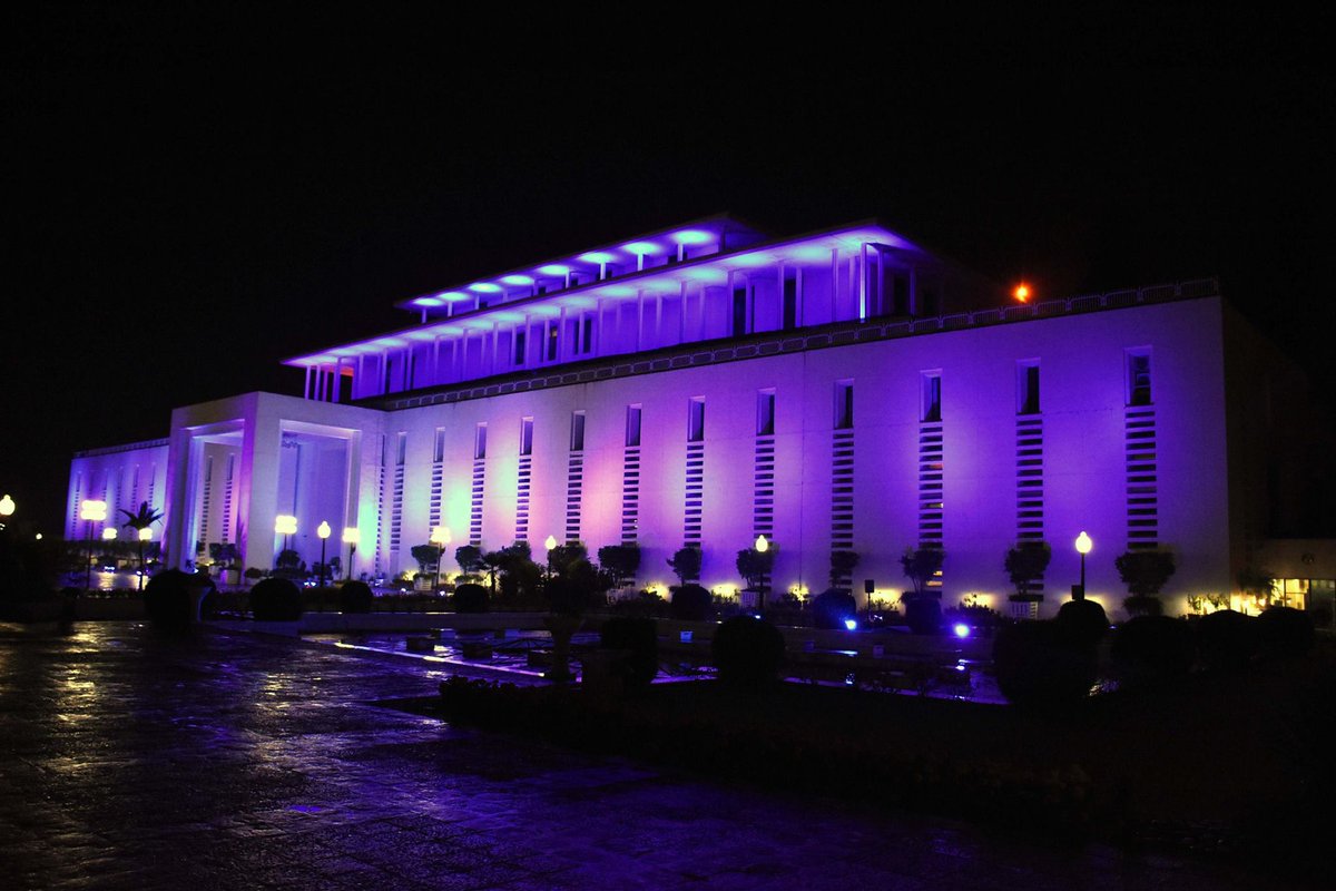 WDDPakistan's tweet photo. President House in Islamabad goes blue on World Diabetes Day 2015 @wdd @novonordisk #WDD15 #KPKDiabetesForum https://t.co/WWoAXiiNyn