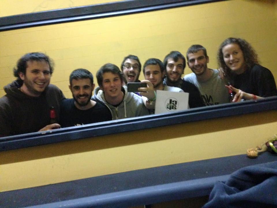 Moltes gràcies SalaClap per aquesta magnifica rebuda! També a <a href="/DjSend0/">Dj send0</a> <a href="/Ojo_BuenCubero/">Ojo De Buen Cubero</a> i demés djs!

Salut i foc