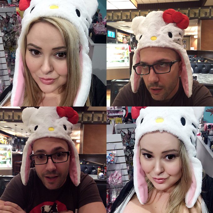 My awesome new hello Kitty hat from New York with @bobpepper1 https://t.co/aTMKUb1E0f<a href="/tag/spoilme"class="tags"><span>#spoilme</span></a>