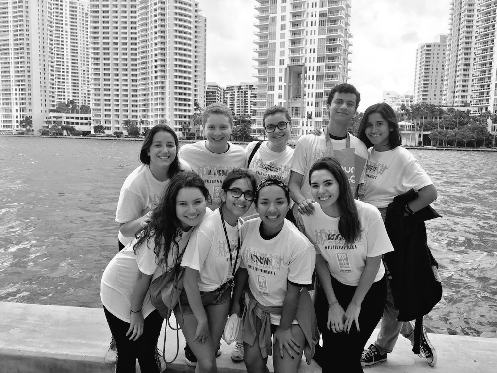 giulesduzit's tweet photo. gloomy weather but bright people 😍🙌 #MovingDayMiami https://t.co/ScbEqVobj3