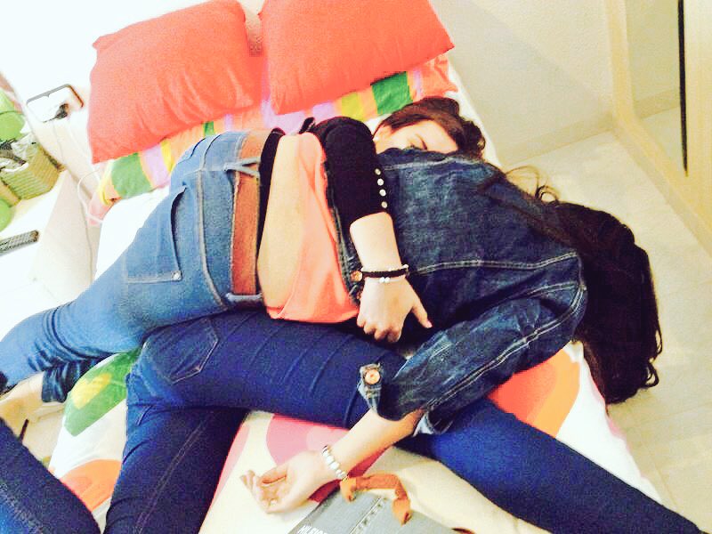 CaRmenMSC_93's tweet photo. Porque ella de un soplo lo vuelve a crear como si nada. 
TE QUIERO A MORIR 😍
#Felices21 🎂🎈@CarolRoca_16 https://t.co/Y6lDekIEjq
