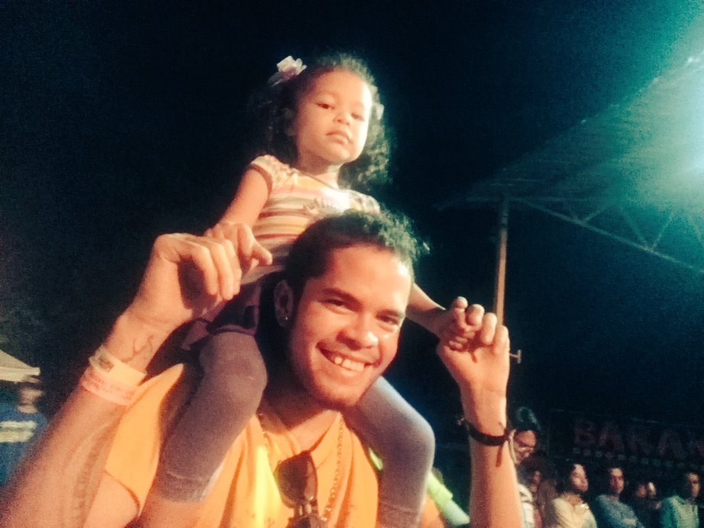 #AlMomento Al #FestivalOtroBeta2015 se llegaron las pures, los convives, las familias, los chamos ¡Llégate! #Mcy