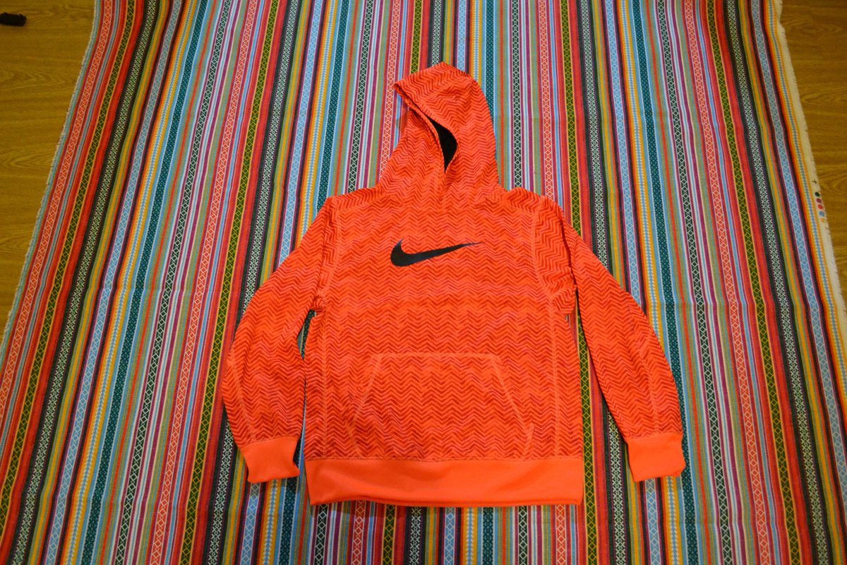 PIKA_PILCHAS's tweet photo. Buzo Cangurito NIKE. Pregunta lo quieras, que te respondemos por inbox. https://t.co/tQzqwSUOe7