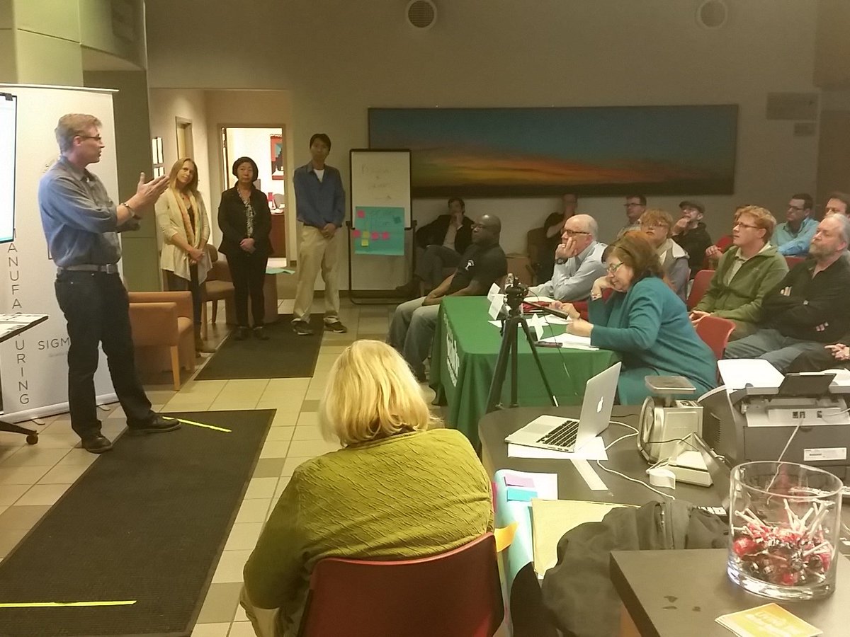 SeanPatOShea's tweet photo. Pitches have started #SWSantafe #SWNewMex https://t.co/urqt2HvllJ
