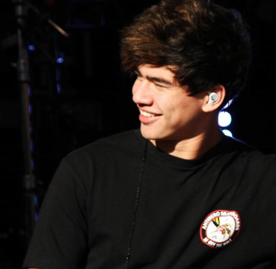 mepasodelaraya's tweet photo. Tweeting 15 Calum pics
1 rt = 1 vote
 #MTVStars 5 Seconds Of Summer https://t.co/aHUW7rql4d