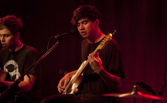 mepasodelaraya's tweet photo. Tweeting 15 Calum pics
1 rt = 1 vote
 #MTVStars 5 Seconds Of Summer https://t.co/ZJ7nFDXeO6