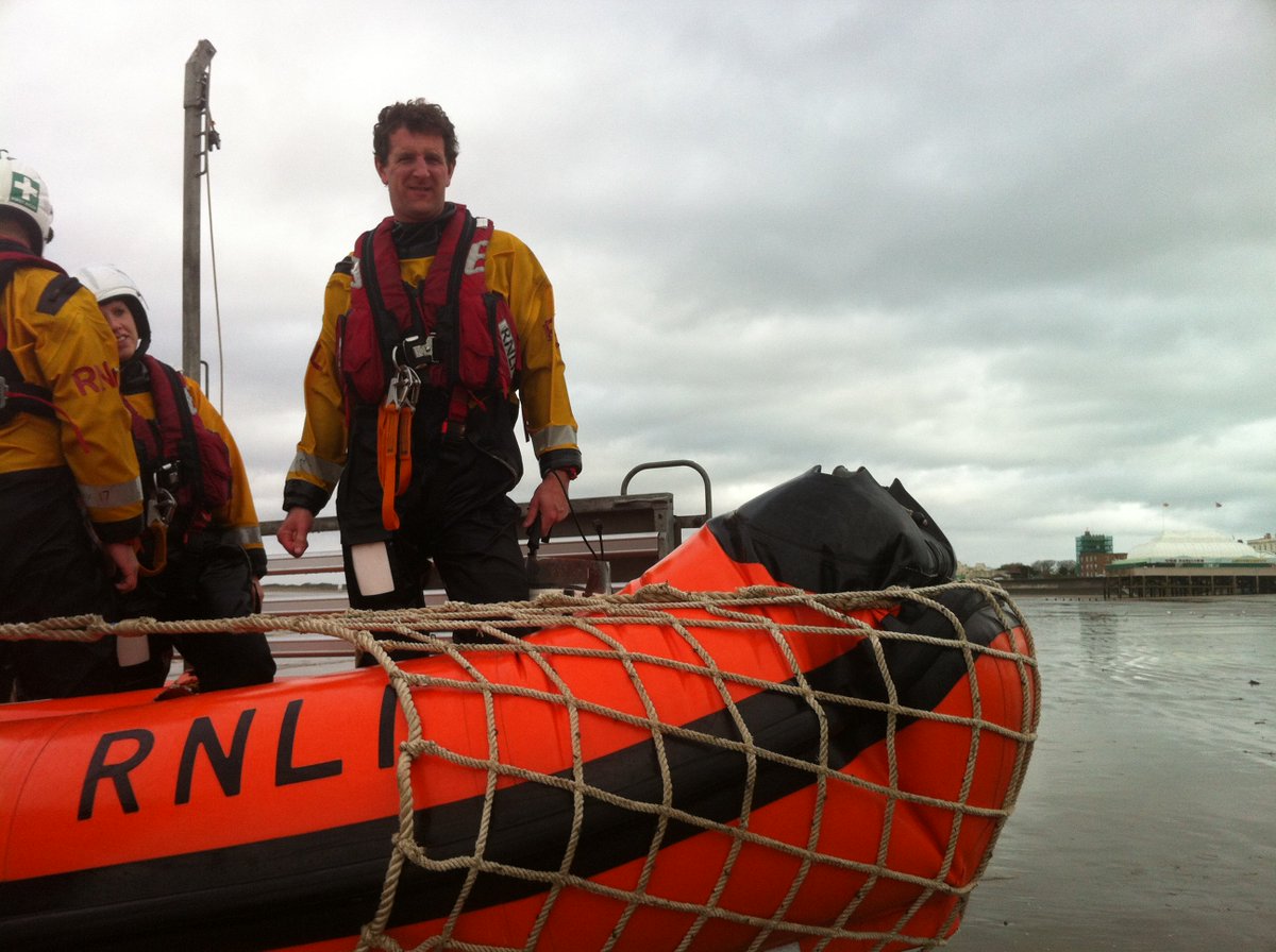 BurnhamRNLI's tweet photo. #netrecovery #train1savemany #volunteers #RNL #charity https://t.co/GsI0t1DKPT