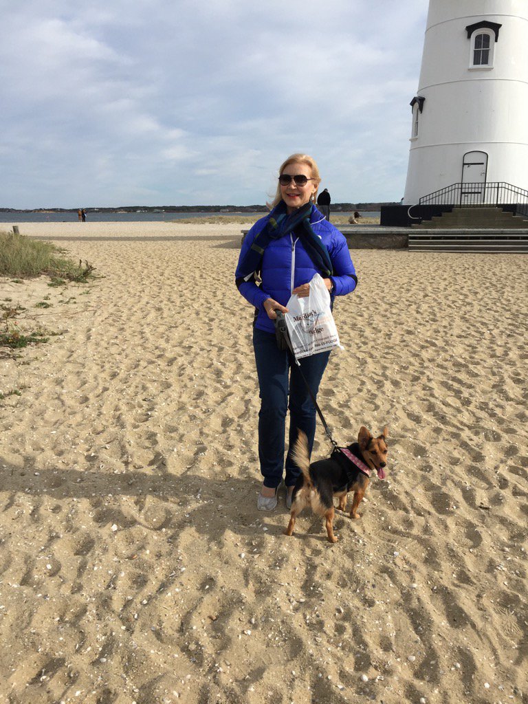 JuliaGrantham2's tweet photo. Edgartown lighthouse & #murdicksfudge #marthasvineyard https://t.co/6lJTMEyoOj