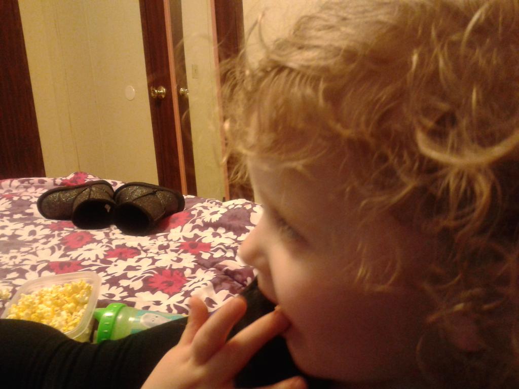 reneeflds's tweet photo. Watching some @Panthers football with my 2 year old neice...... #StartingHerOffRight #KeepPounding https://t.co/JYzOlViZ2S