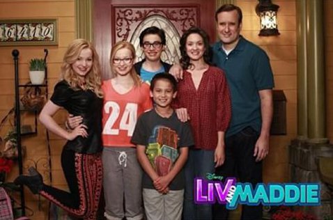 chloesavedme's tweet photo. #LivAndMaddieSeason4 ❤ 
@DoveCameron @ShelbyWulfert @emmyeahgirl @ryanmccartan @JohnDBeckTV  ecc. ❤ https://t.co/CYCdjB6Q9j