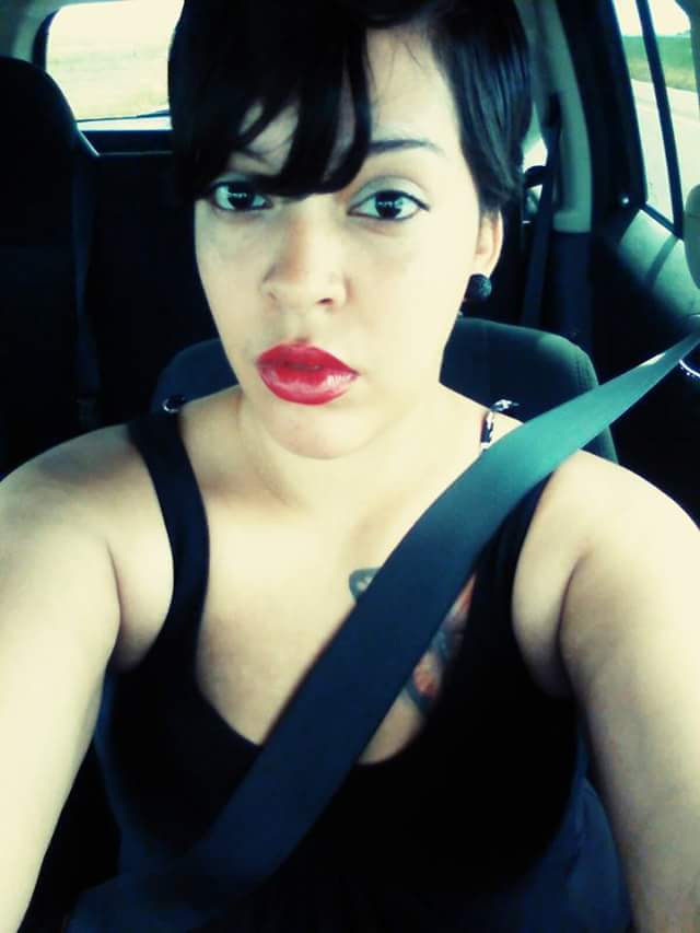 tarie_lin's tweet photo. Red lipstick... https://t.co/k0EnfH3k9w
