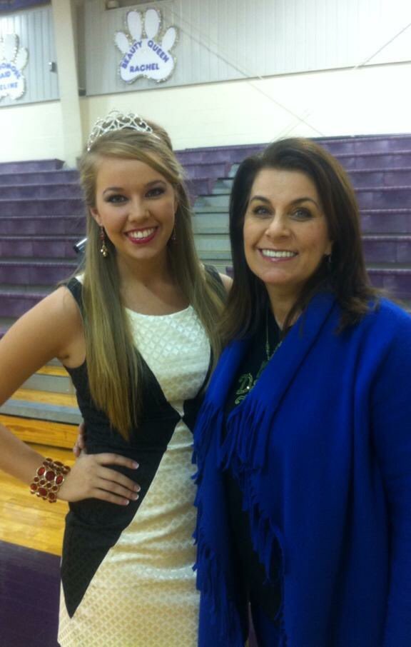 _RachelRayy's tweet photo. Can't believe this was 3 years ago!!! Miss senior year probably a little too much :/ https://t.co/bUxrrkSFXY