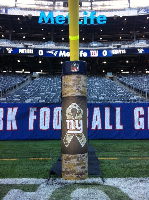 Giants's tweet photo. #SaluteToService #NEvsNYG https://t.co/63zTfiKxV4