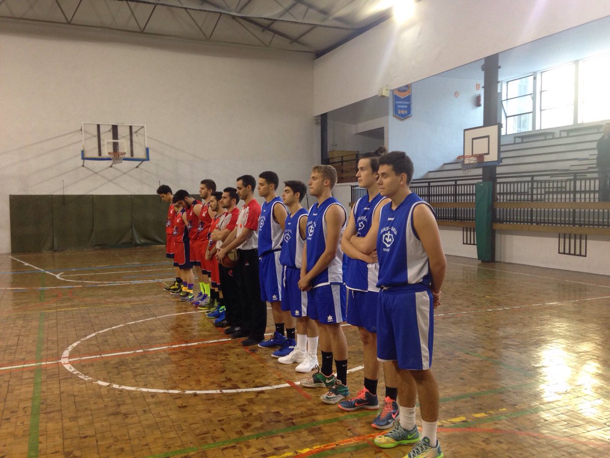 cdjesusmaria's tweet photo. Victoria 53-35 del SUB21 @cdjesusmaria contra @cbArcangel. Hubo minuto de silencio por víctimas de París. #GoChusma https://t.co/1jt9t1ySyP