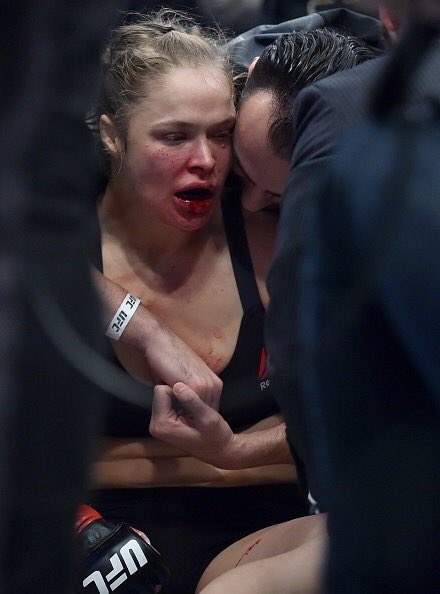 RondaRouseyNet's tweet photo. RT @RondaRousey  To me you're always my champion #UFC193  ❤❤❤ I LOVE #RondaRousey https://t.co/VHke23I75y