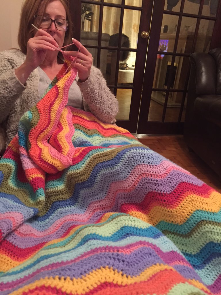 x_rb_x's tweet photo. @annm18 do you want to join the Sunday night crochet club? #janetstechnicolouredblanket https://t.co/r781k5Ev6E