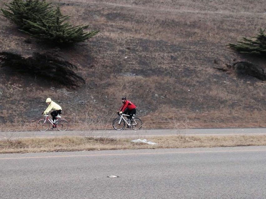 WestSide_Rabbit's tweet photo. Riders jamming down HWY 1! Wind at their back on the return! #raceslo @SLOGranFondo @USL_tv https://t.co/fVIoGUbpwz
