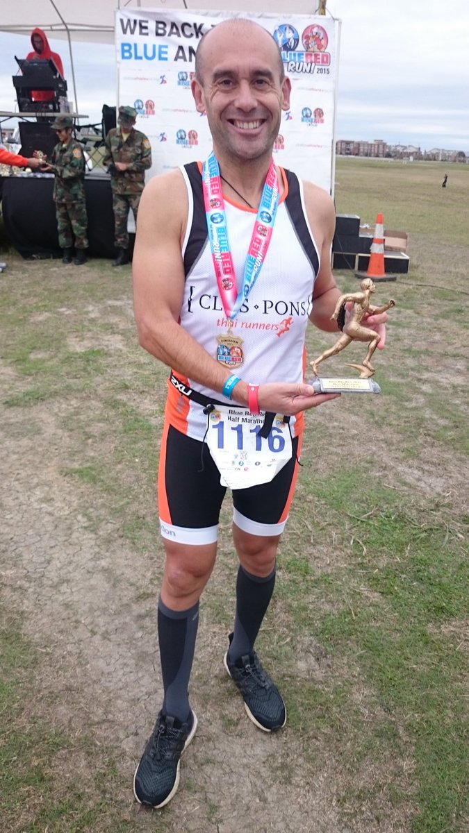angelvidalboldu's tweet photo. Happy HalfMarathon #BlueRedRun (Irving-TX)2nd overall,1st master,1:19:49h,PR in USA @ClosPonsThaiRun @TeamFit2Train https://t.co/YzFKrOL8rI