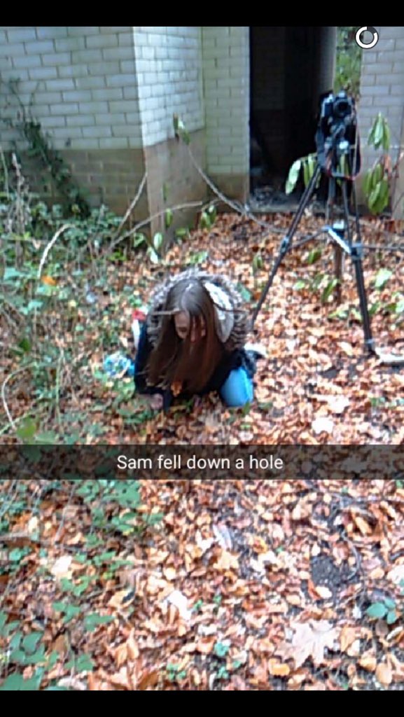 samanthapelling's tweet photo. I'd like to thank my friends for the support from when I fell down a hole today #imlying #theyjustlaughed https://t.co/fM5jKTBa5O