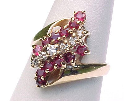 AffordVintage's tweet image. Affordable #bling for the holidays? You bet! etsy.me/1MvT5Er  @Etsy #giftmyself