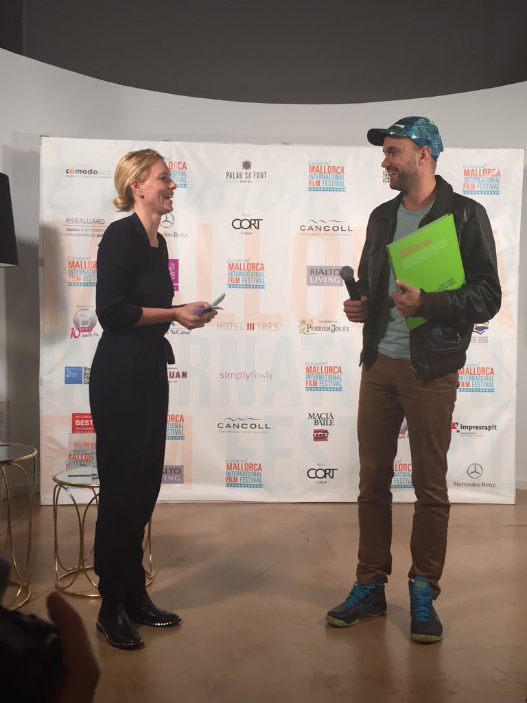 EVOLUTIONIFF's tweet photo. @NACHTHELLE wins director award!! #evolution #EMIFF2015 https://t.co/WuwxaA4WpS