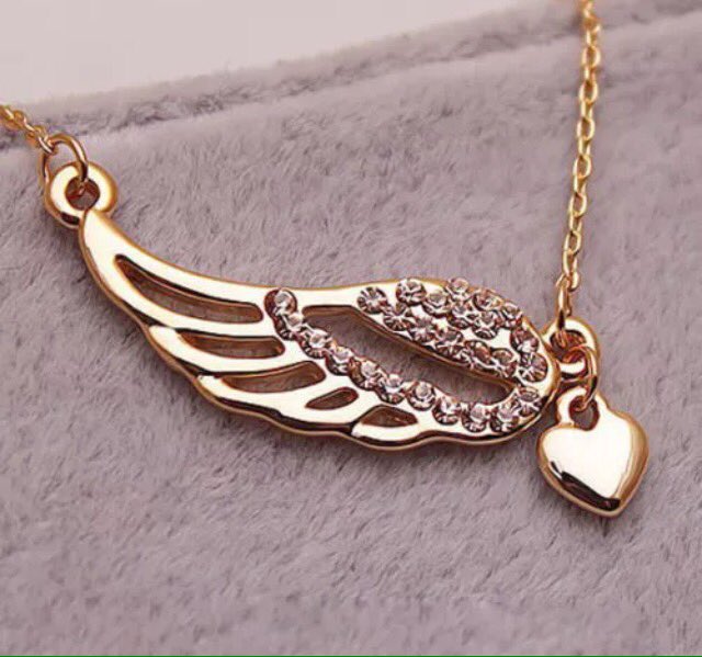 CrystalBoudoir's tweet photo. ✨RT To Enter✨ Angel Wing &amp; Heart Necklace - giving away a couple this week! Let's GO!!!! 💖 https://t.co/xfDdZJ29La
