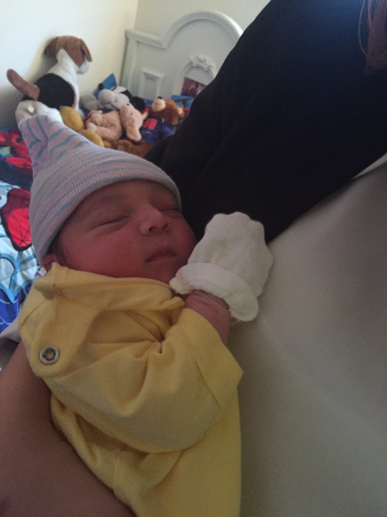 itscardiv's tweet photo. Finally got to meet my little boy 😭 #futuregodson https://t.co/WOP3ODYwfW