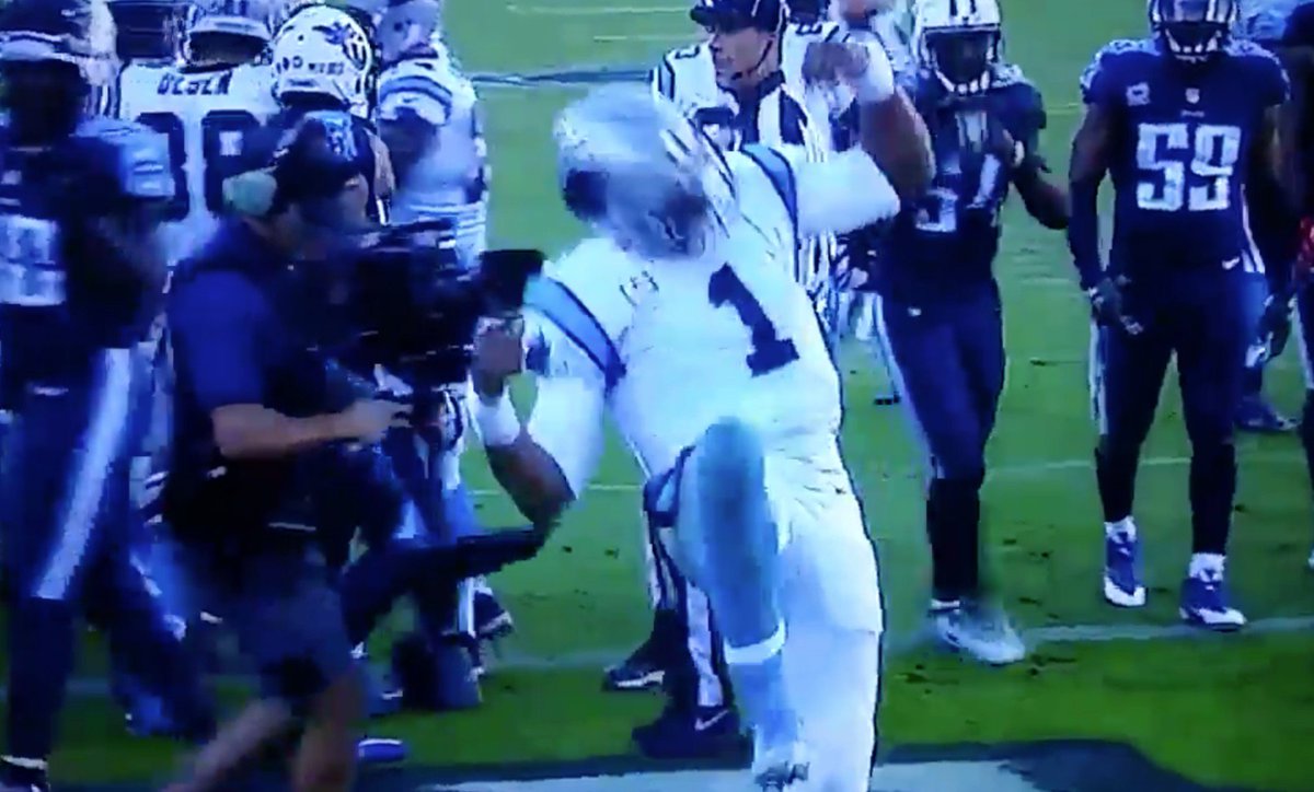 BleacherReport's tweet photo. VIDEO: Cam Newton pisses off Titans player by Dabbing, doesn't care &amp; continues to Dab https://t.co/uVqeCP9N9U https://t.co/9Y7toRP5fN
