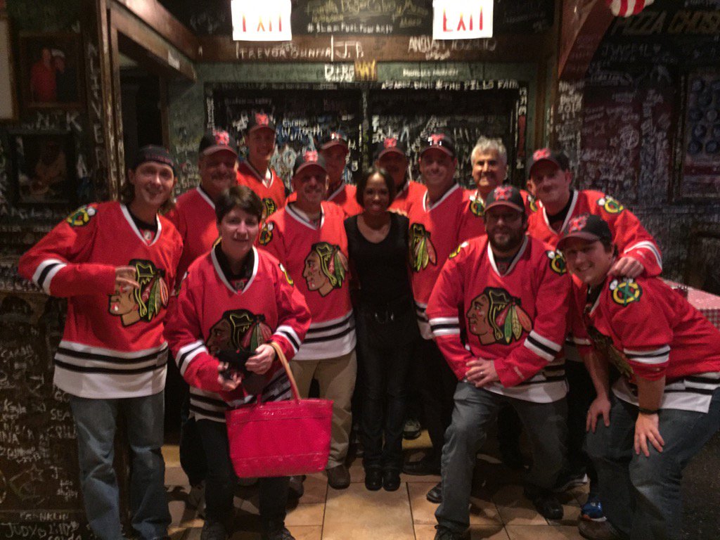 jimonlineinto's tweet photo. The group at Gino's East #ultimatehockeytrip https://t.co/21ahCwl6Pk