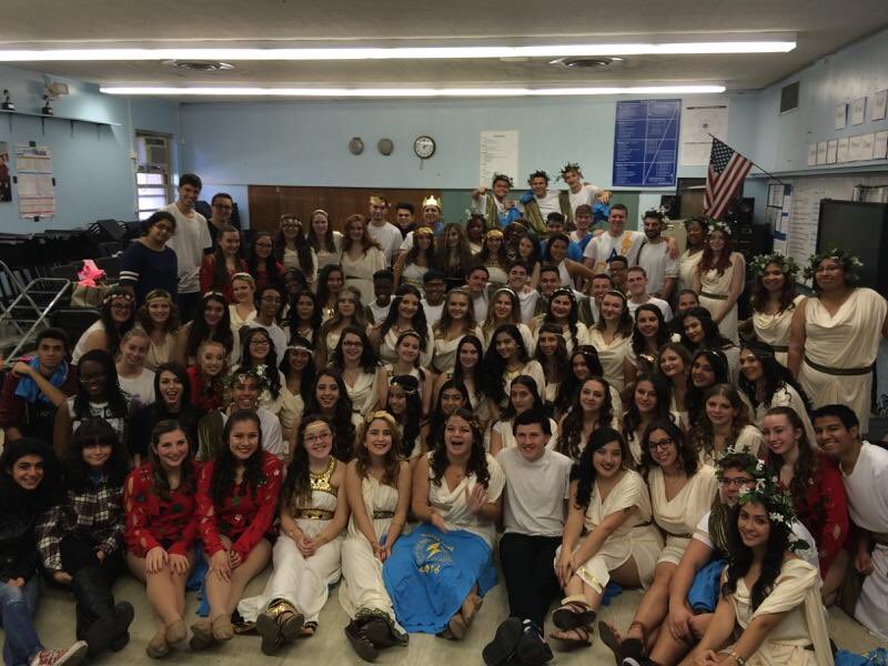 sandyy_li's tweet photo. Im going to miss this so much 😭😭 @SeniorSing2016 https://t.co/2t3D9vvphJ