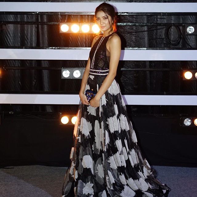 Ini <a href="/maudymikha/">Mikha Tambayong</a> or <a href="/KendallJenner/">Kendall</a> ya?