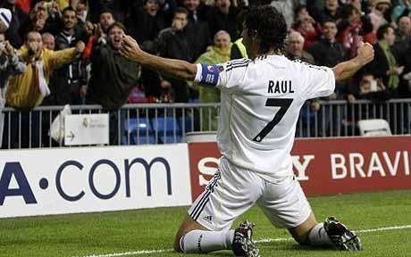 EscuderoRMCF's tweet photo. Hoy cuelga las botas una auténtica leyenda del fútbol... Don Raúl González Blanco, ¡NO TE OLVIDAREMOS CAPI7AN! https://t.co/P8shT2wjg0
