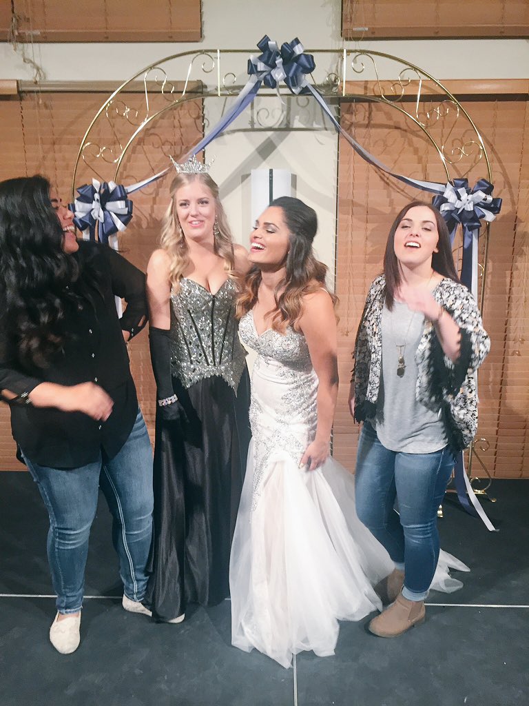 jasminandersen's tweet photo. Basically AJ 308 in a nutshell https://t.co/eueAc6WPYM