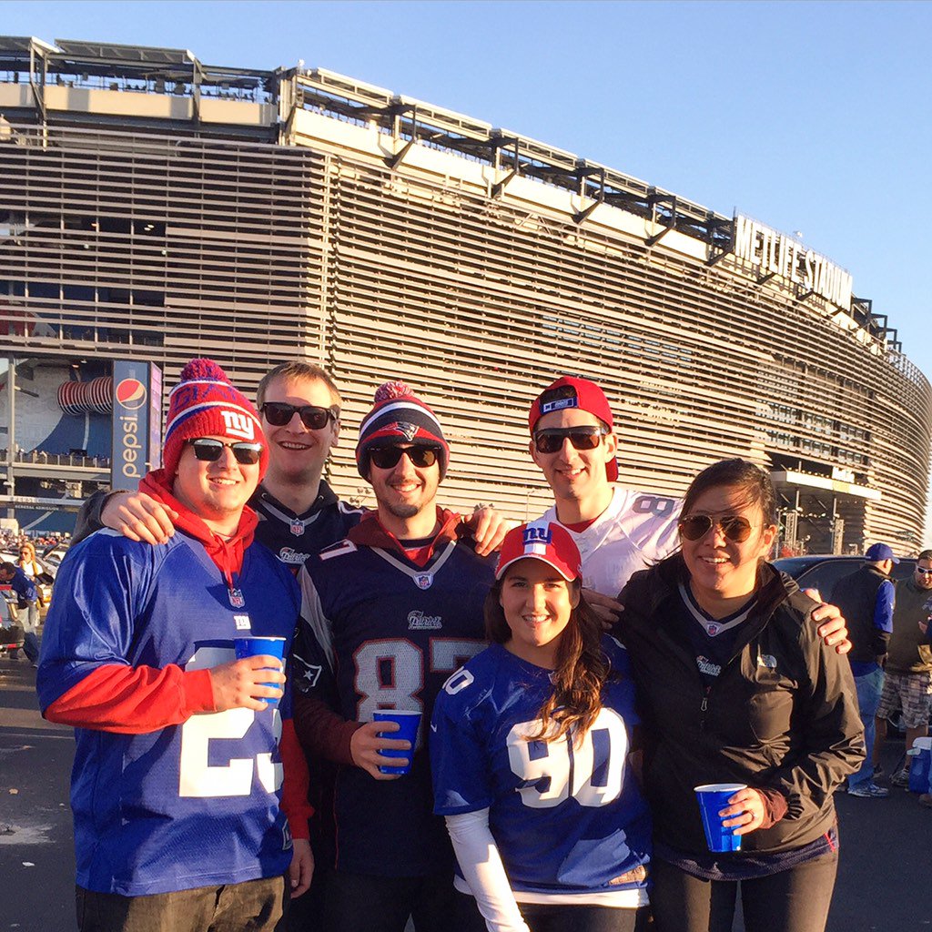ElJayShakes's tweet photo. @PartyCity #MyNYGTailgate https://t.co/P92v5tcv2G