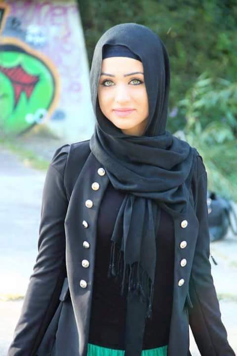 هااا #خايبه 
ليا حضن گادوچ #نعمه
أنه احبچ 
چيه اعرفچ خوش #زلمه

من يمر طرواچ #هيل
أنتي وحده بنيه #حييييل