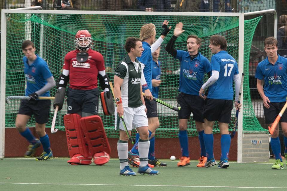 bredaheren1's tweet photo. #uitslagenovkaheren @VMHC_Cartouche -@bredaheren1 : 0-2, Mark Luns 0-1; Bastiaan Steunenberg (sc) 0-2 https://t.co/FHAKidn89C