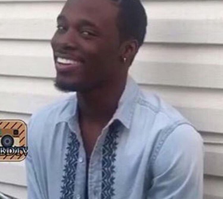 GymLaughs's tweet photo. 'I used to bench 3 plates before my injury' 
You be like: https://t.co/2vrf6KtOhQ