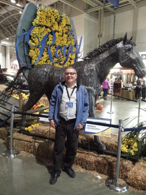 AAkooJ's tweet photo. Nice meeting @McCullochKendal & #SteelGorgeous, his horse made of 4,400ft of rebar! #RAWF2015 https://t.co/53OJsdwGxD
