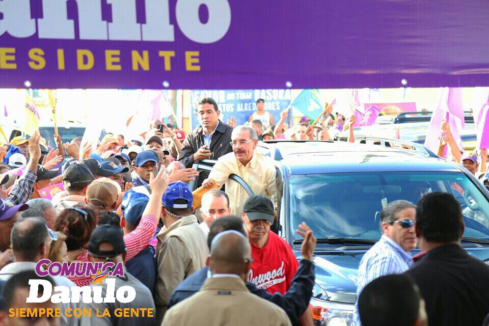 InvolucratePLD's tweet photo. Siempre con mucho entusiasmo #ValentinSENADOR provincia santiago #involucratePLD https://t.co/mdBxmPPpJN