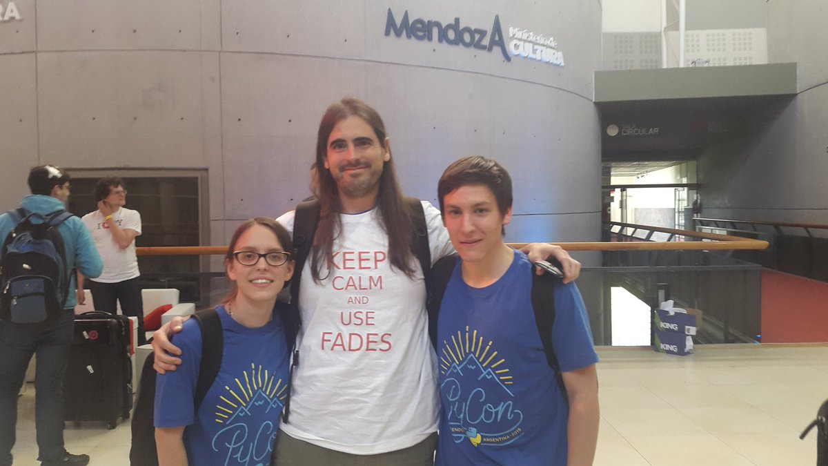 mikilinchu's tweet photo. #PyConAr2015 parte 2 @DiegoBressan6 @jjconti @facundobatista https://t.co/Ab1yfcAA7C