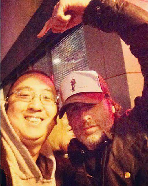 AndrewLincolnFR's tweet photo. #PHOTOS - Andrew et des fans à la #TWDWrapParty hier soir. https://t.co/N728BPRbBD