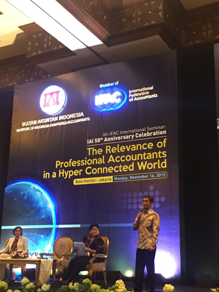 ellyhusin's tweet photo. Prof. Sidharta IAESB Board speaks on the update of IES &amp; the importance of life long learning @IAINews @IFAC_Update https://t.co/tg2HUrR5mC