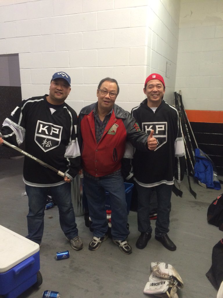 KnottyPineKP's tweet photo. #ThePine is proud to announce that we have some new owners to impress! Here they are with the legend himself! https://t.co/54xbV9cw1B