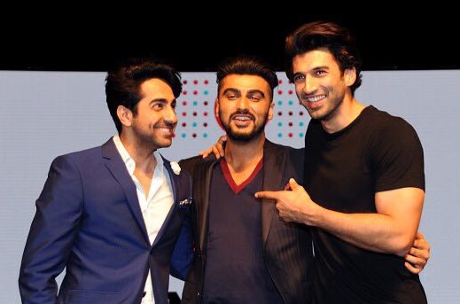 ArjunKapoorCafe's tweet photo. Happy Birthday to #RJ 😉 aka #AdityaRoyKapur ..🌹💐🎁💝🎉
Here's an unseen pic ..At #JioMAMI with @arjunk26 &amp; @ayushmannk https://t.co/6OeZJiX240