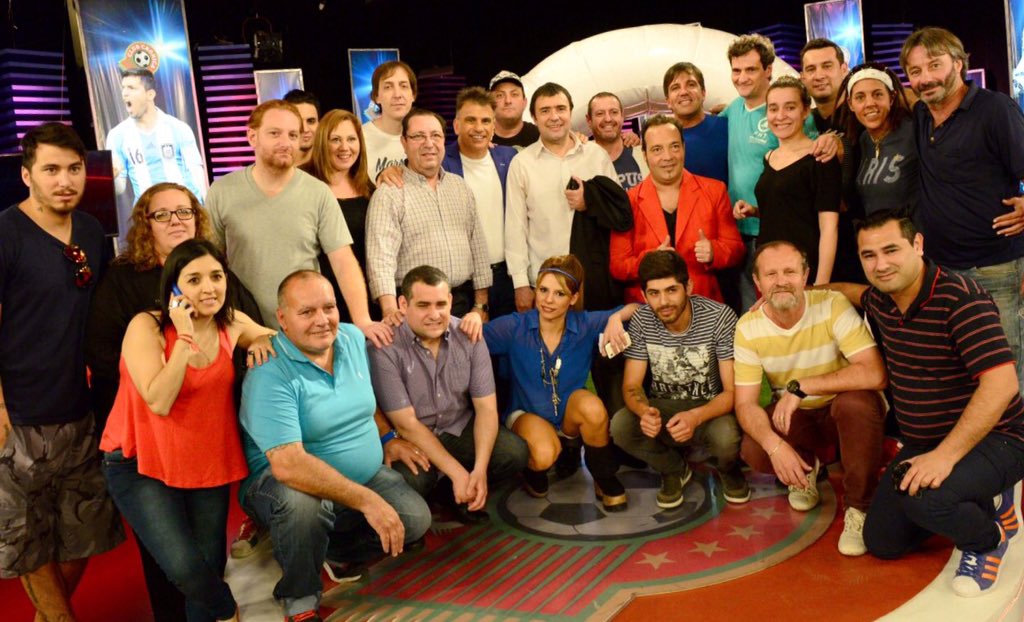 RFioravanti's tweet photo. El equipo de @CronicaClub en el final del ciclo. @ludiablita https://t.co/FMqA79DYt3