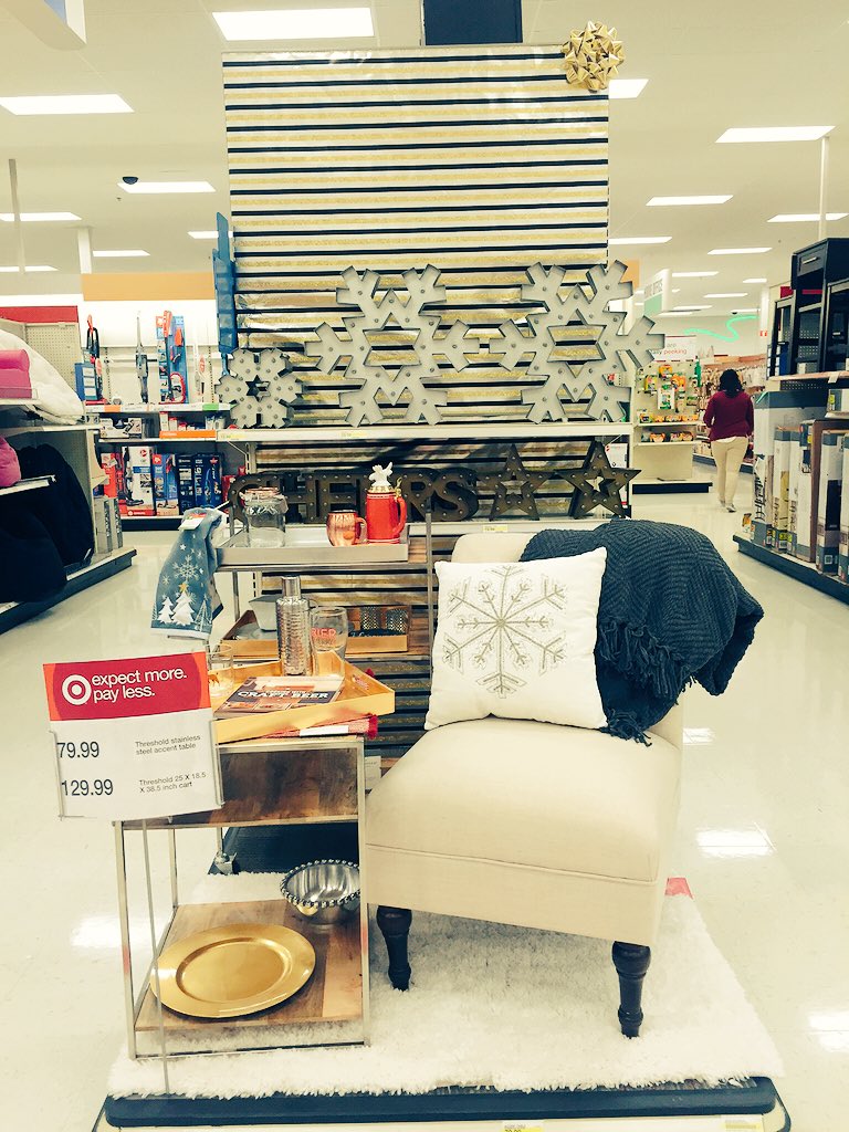 TarynD31's tweet photo. #merchandisingfun @tmpolo24 I know @olia1105 will love this! ππ― https://t.co/LRsRmm1UZ3