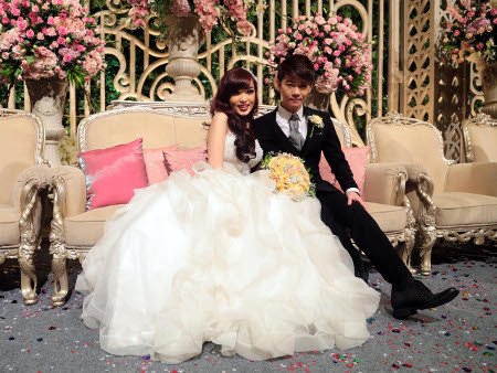 😘🎉"<a href="/detikcom/">detikcom</a>: Gaun Putih dan Pesta Kebun di Pernikahan Angel 'Cherrybelle' de.tk/VGHUum  "