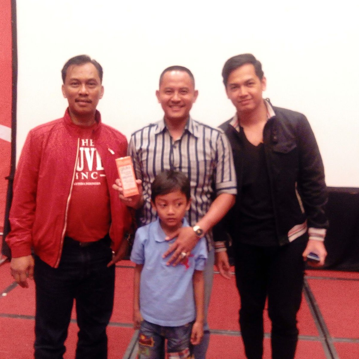 ari_widyo tweet picture
