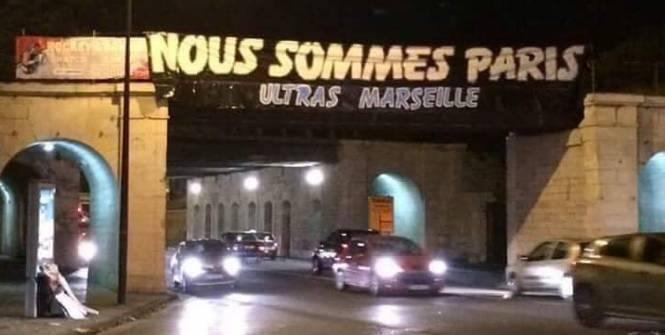 lequipe's tweet photo. Attentats à Paris : les ultras marseillais solidaires avec les victimes https://t.co/JaOIn6ZJmE https://t.co/IkvKiPdYMw
